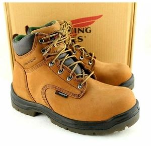 Men’s size 9 Redwing King Toe waterproof work boots